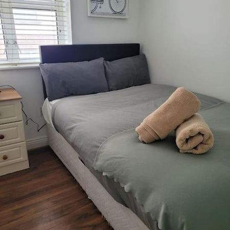 Stylish 4 Bedroom Dublin House ภายนอก รูปภาพ